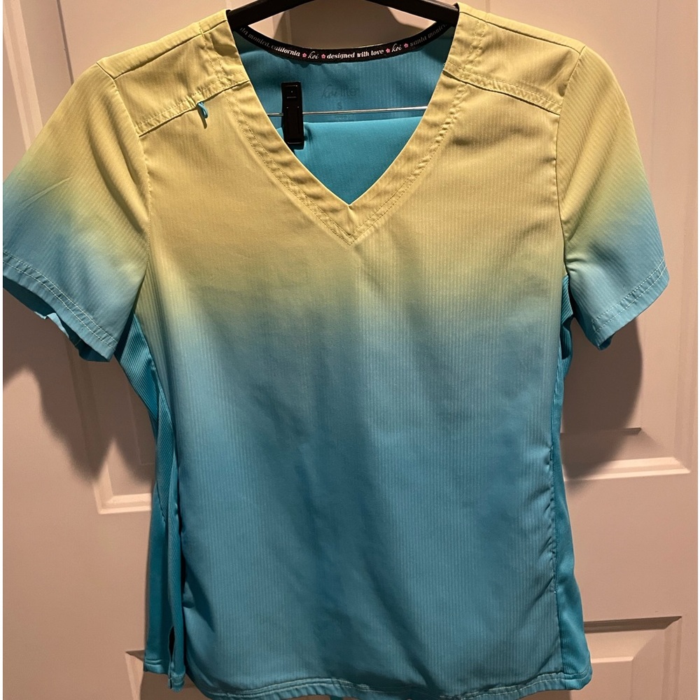 Koi lite  Ombré scrub  set both small.